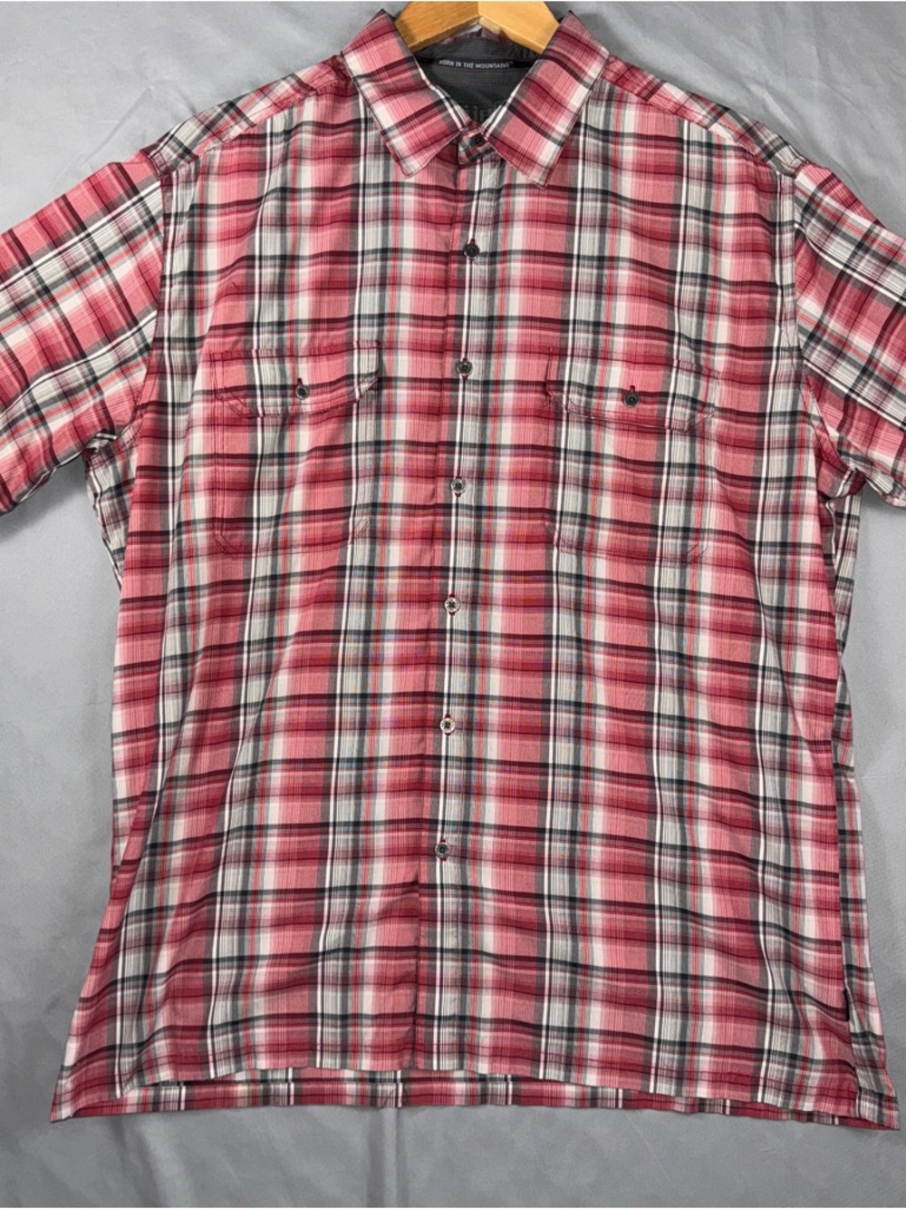 Kuhl Shirt Mens XL Red Plaid Lightweight Short Sleeve Button Front Casual